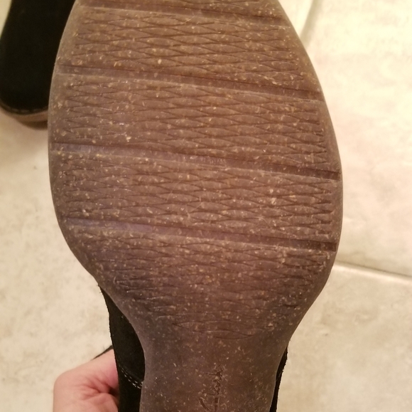 Clark's Carleta Lyon suede ankle boots - Picture 3 of 3